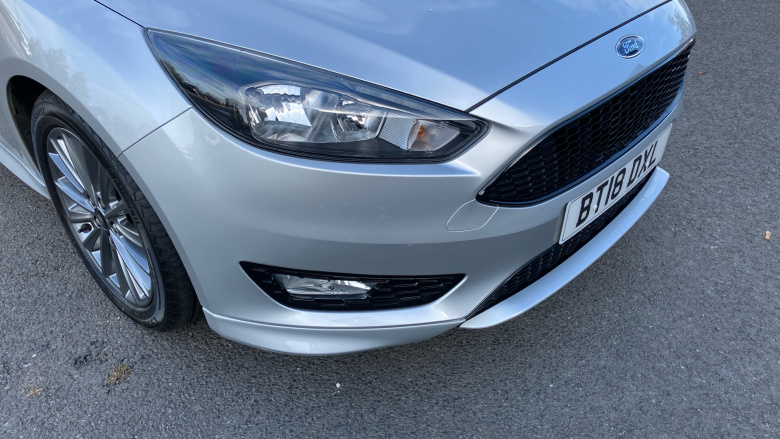 Ford Focus 1.0 EcoBoost 140 ST-Line Navigation 5dr Petrol Hatchback